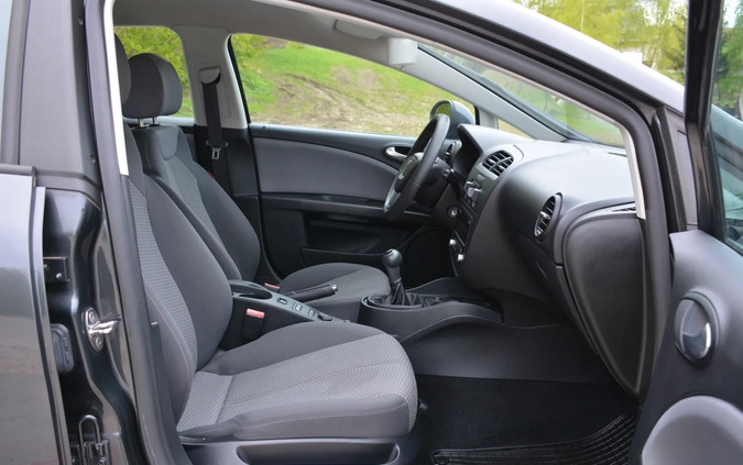 Seat Leon cena 22900 przebieg: 178400, rok produkcji 2010 z Dzierzgoń małe 352